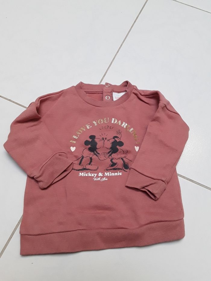 Sweat fille taille 12 mois très bon état