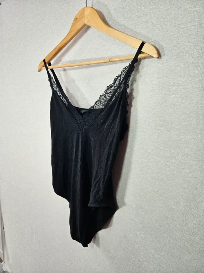Body noir à dentelle - photo numéro 2