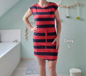 Superbe robe à lignes Only taille S