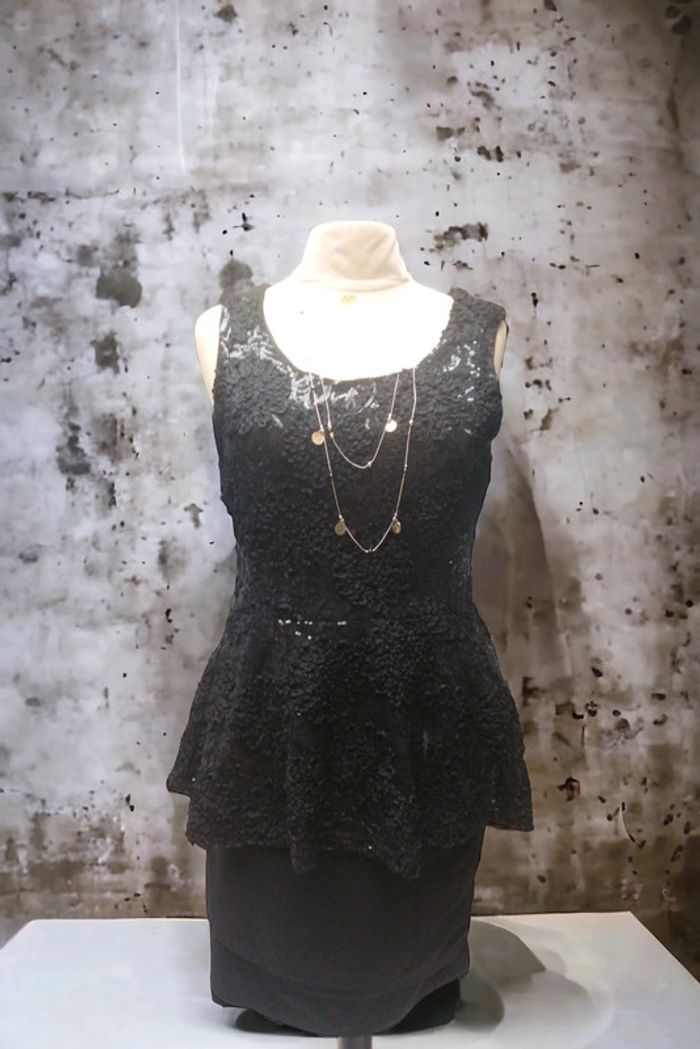 Magnifique blouse sans manche Broderie et sequin