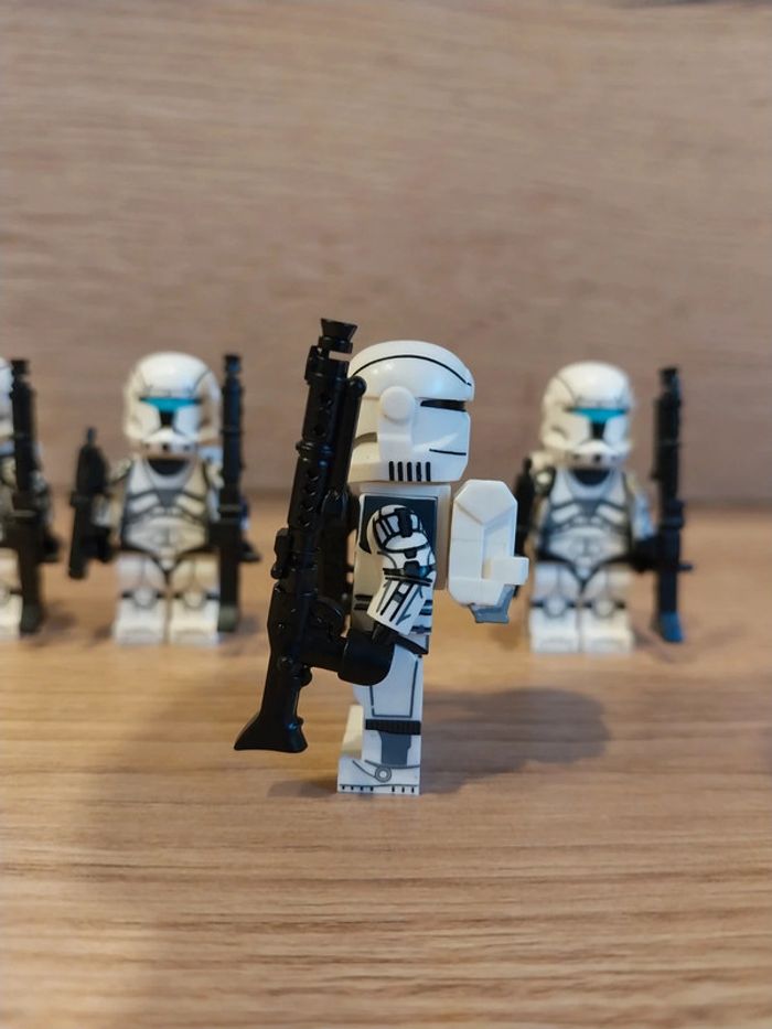 Figurines type lego 4 clones blanc star wars - photo numéro 3