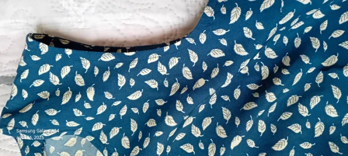 Blouse sans manches fluide col rond motif feuilles bleu femme L - photo numéro 13