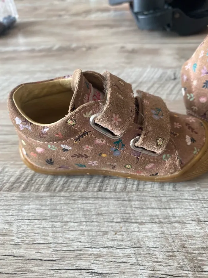 Chaussures bébé Naturino taille 20 – nubuck fleuri à scratch - photo numéro 8