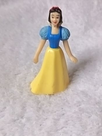 Figurine princesse disney blanche neige Macdonald 2001