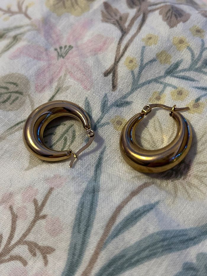1 paire de boucles d’oreilles anneaux dorées en acier inoxydable - photo numéro 3