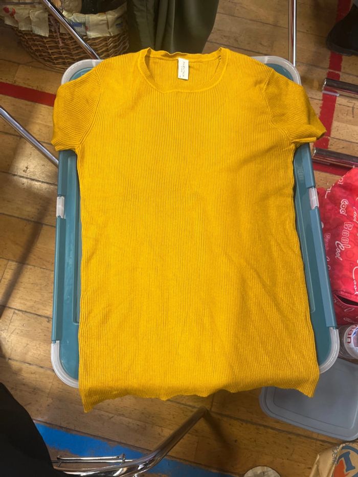 T-shirt / pull