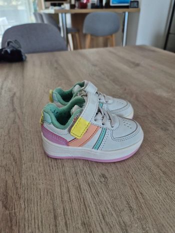 Basket pastel taille 18