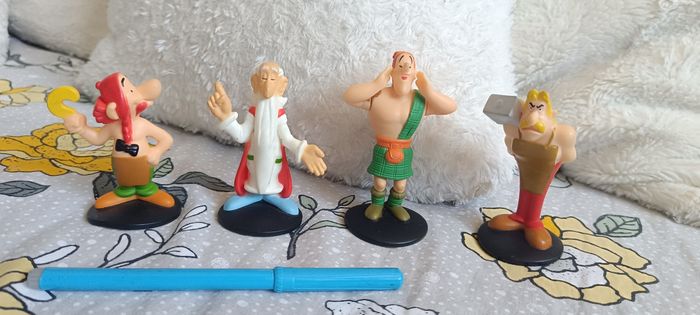 Lot de 4 figurines Astérix et Obélix