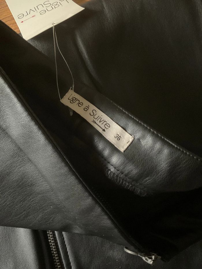 Jupe femme en simili cuir - photo numéro 3