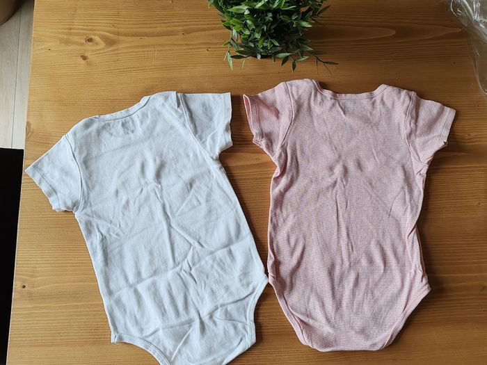 Lot 4 de bodies Kiabi 36 mois 🌸 - photo numéro 8
