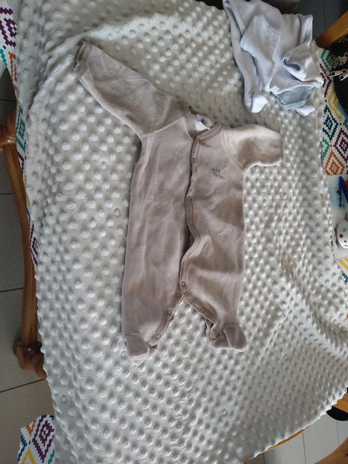 2 pyjamas petit bateau 1 mois - photo numéro 2