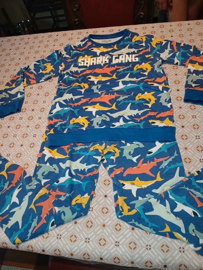 Pyjama 12 ans très bon état