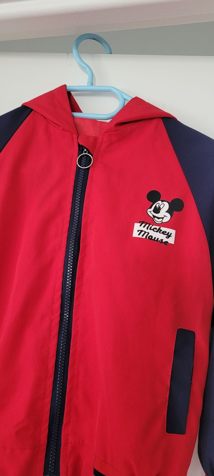 Veste coupe vent  taille 120 cm Très bon état - photo numéro 3