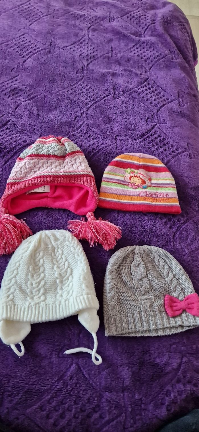 Lot de 4 bonnets fille 49/51 cm