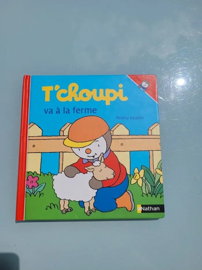 Livre T'choupi, l'ami des petits, tome 55 🐖 T'choupi va à la ferme 🐑 - photo numéro 2