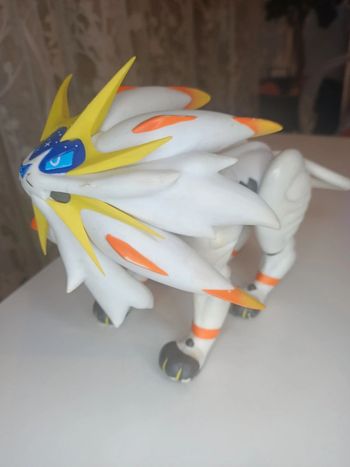 Grosse Figurine Pokémon solgaleo