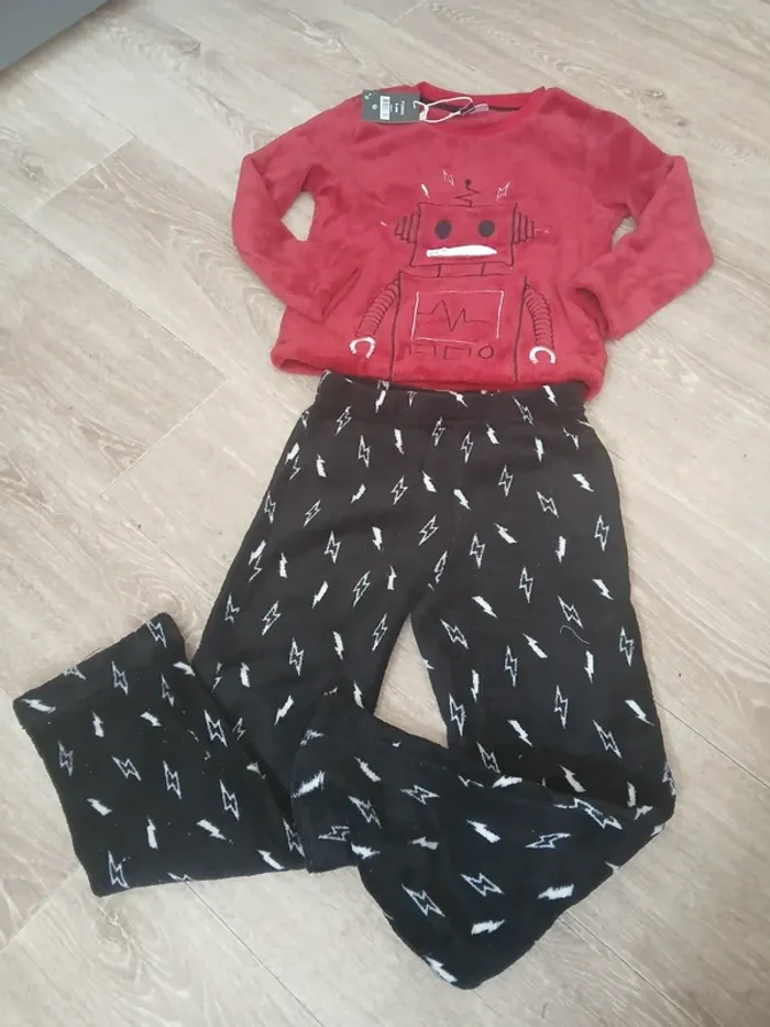 Pyjama polaire neuf 6 ans garçon - photo numéro 3