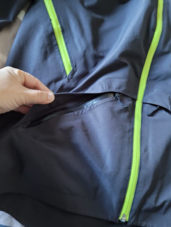 coupe vent imperméable queshua 12/13ans (7e) - photo numéro 3