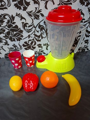 Dinette blinder avec fruits et accessoires
