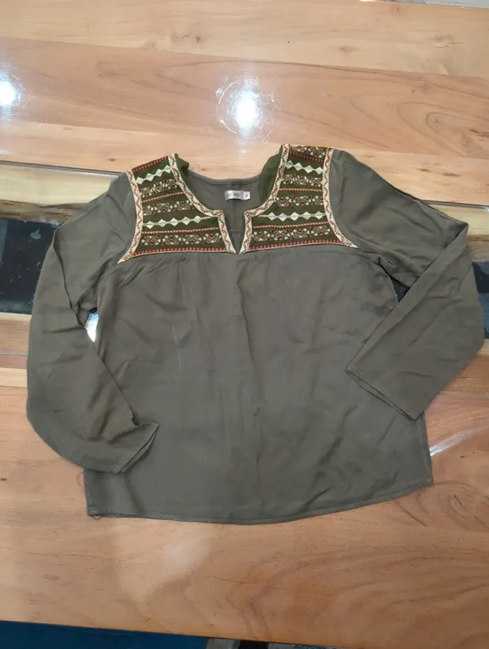 Blouse tee-shirt kilibbi taille M
