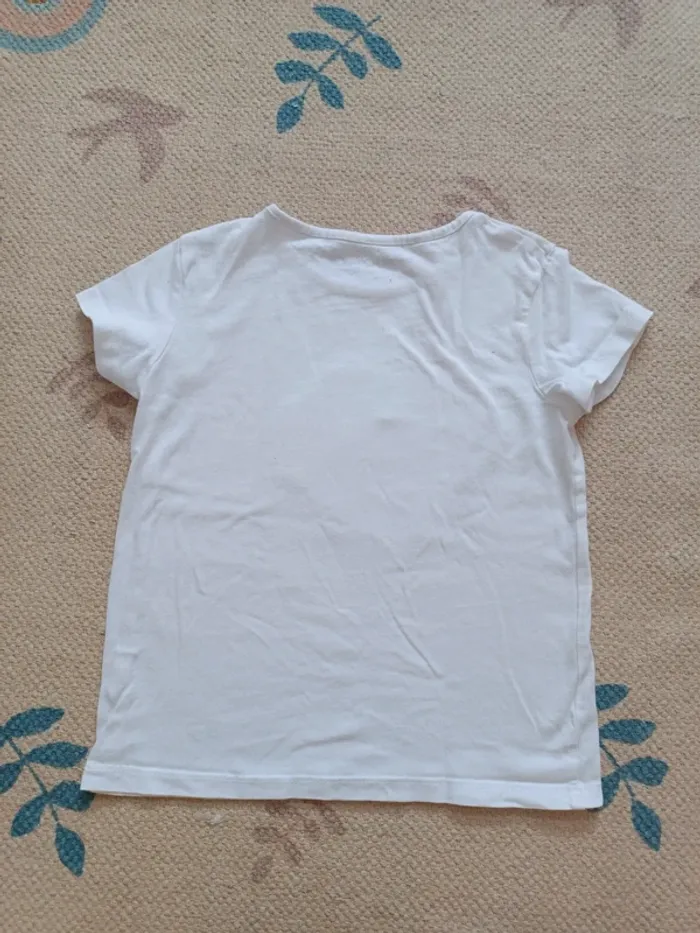 T-shirt blanc licorne sequins 🦄 5 ans - photo numéro 4
