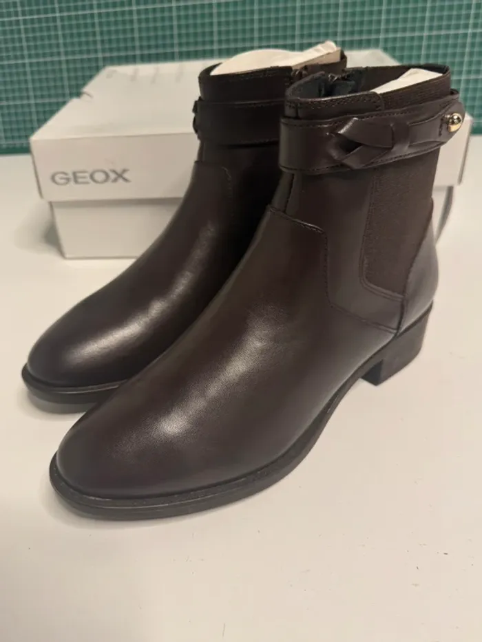 Bottines Geox D Felicity F taille 36 couleur café neuves - photo numéro 3