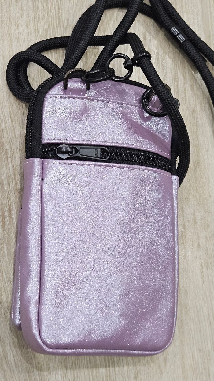 Porte téléphone Cabaïa neuf non utilisé - photo numéro 4