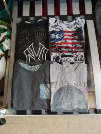 Lot 4 t-shirts 14 ans