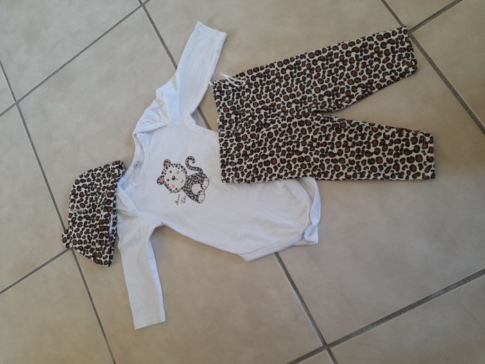 Lot vêtements fille 6 mois - photo numéro 3