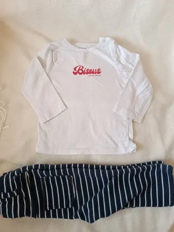 🎀 jolie petit ensemble Kiabi taille 6 mois haut blanc pantalon bleu marine rayures blanche 🎀