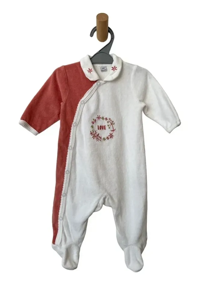 Joli pyjama velours blanc et rose “love” avec col - 3 mois