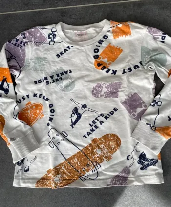 TEE shirt sweat skate TAO 8 ans