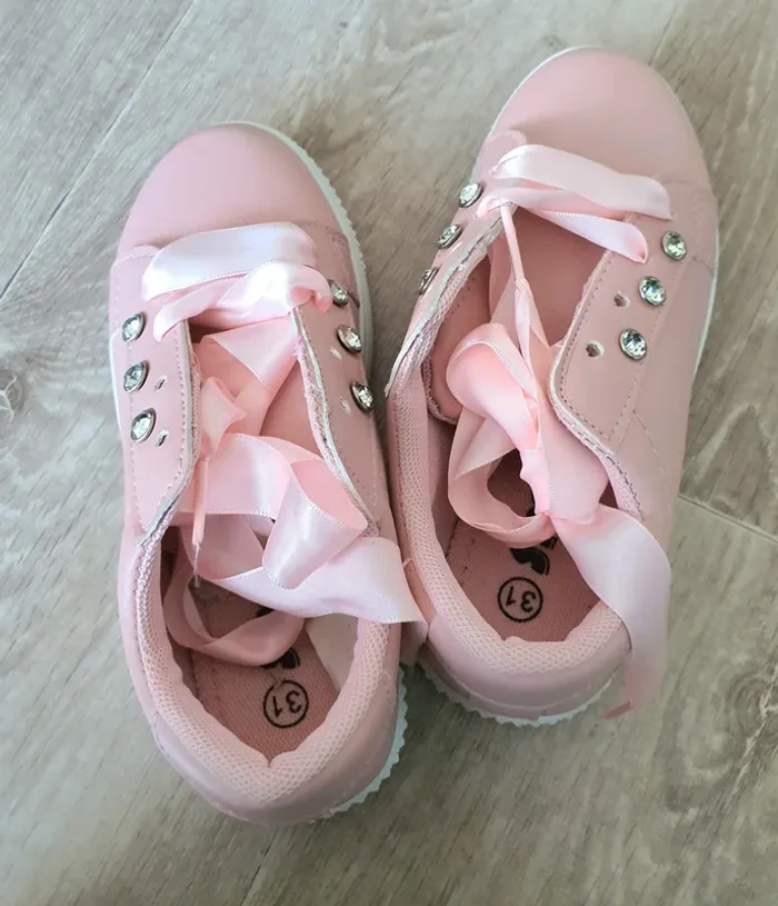 Baskets roses taille 31 Neuves - lacets rubans - photo numéro 7