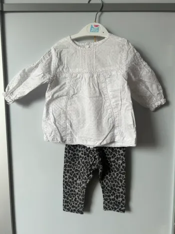 Blouse à pois et legging