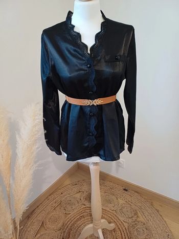 Chemise noire boutonnée satinée taille S 36