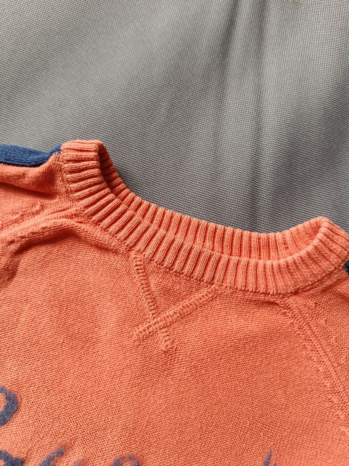 Pull fin orange 🦕 Taille 24 mois - photo numéro 3