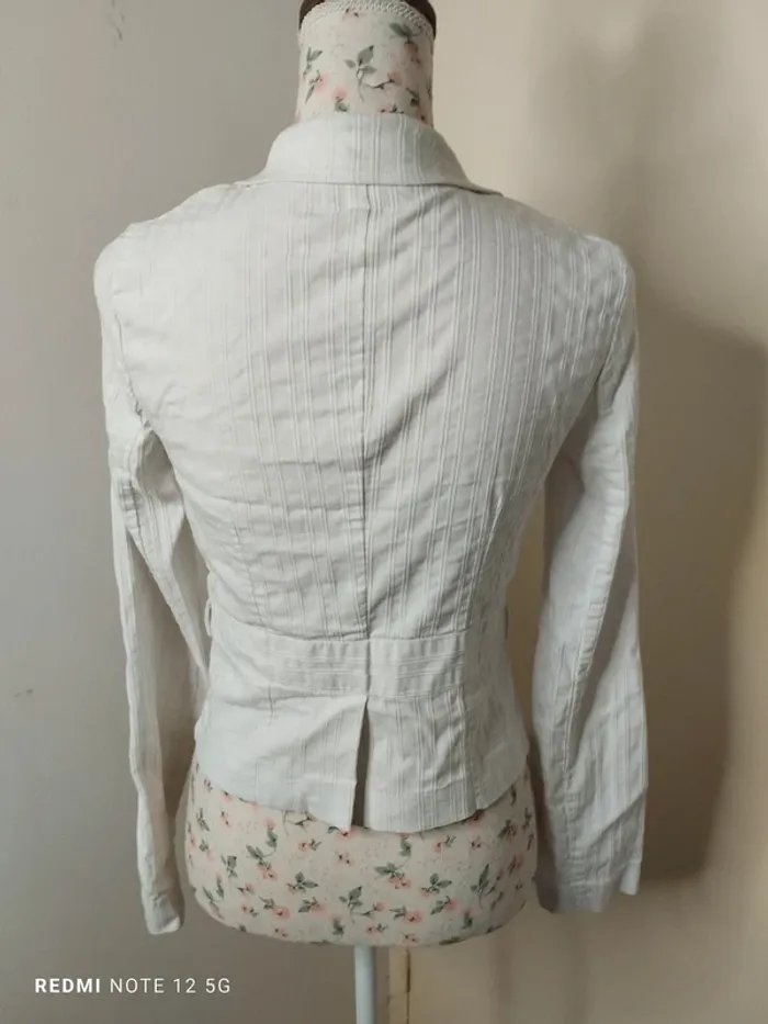 Jolie blazer taille S - photo numéro 3