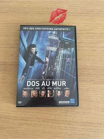 🌟 DOS AU MUR