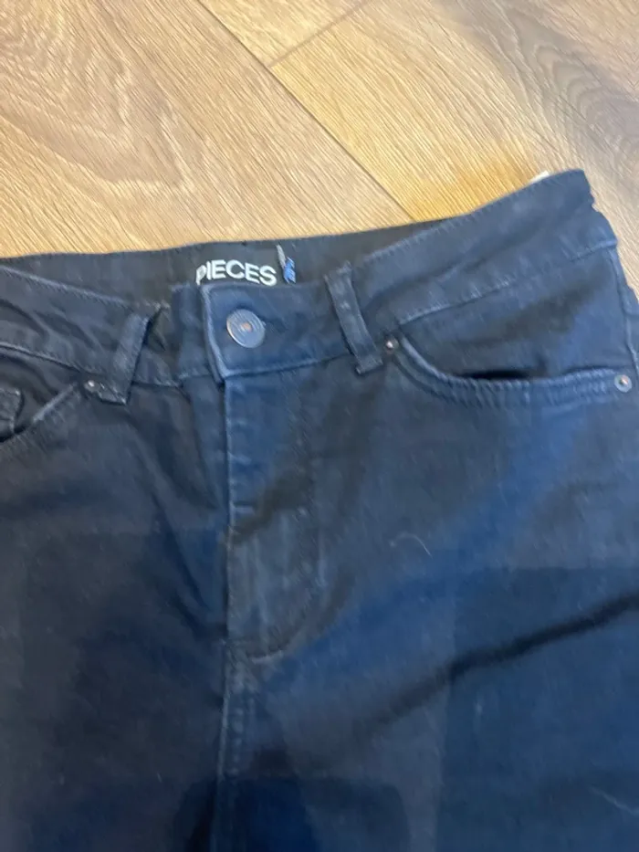 Jeans noir #44 - photo numéro 3