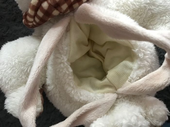 Peluche sac poule pour y cacher des oeufs de Paques - photo numéro 4