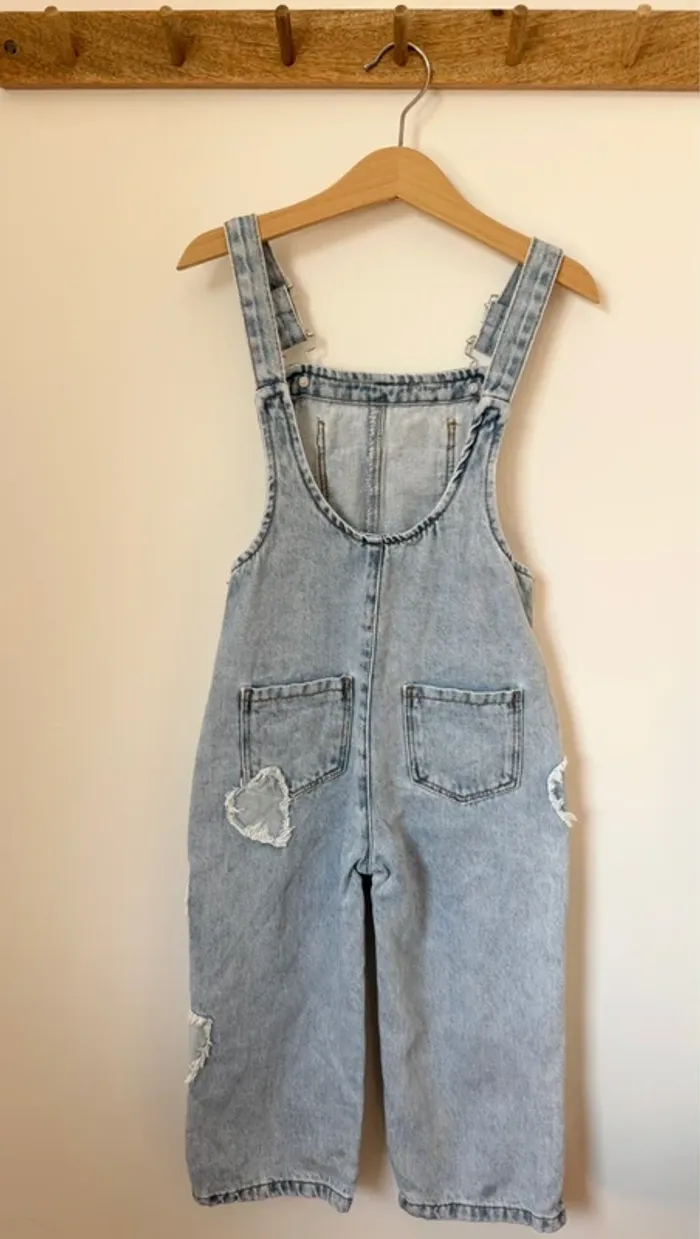 Salopette en jean à cœurs Zara - photo numéro 4
