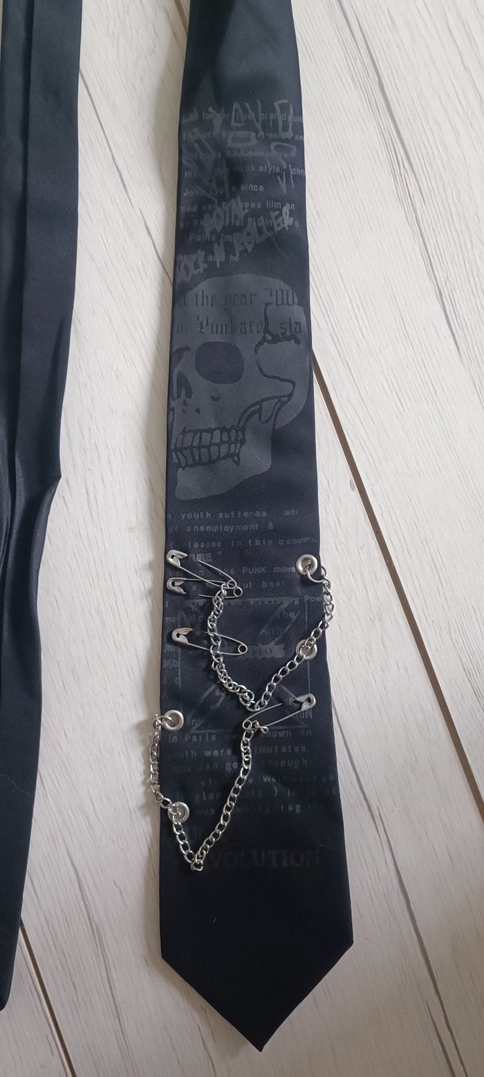 👔 Cravate punk revolution 👔