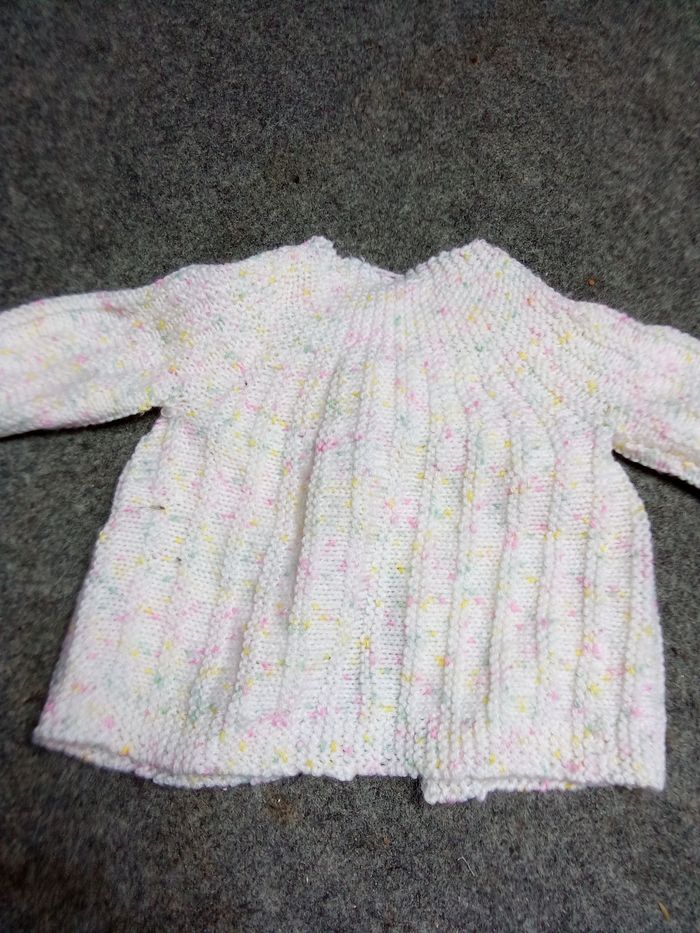 Ensemble layette bébé tricoté main 3-6 mois - photo numéro 4