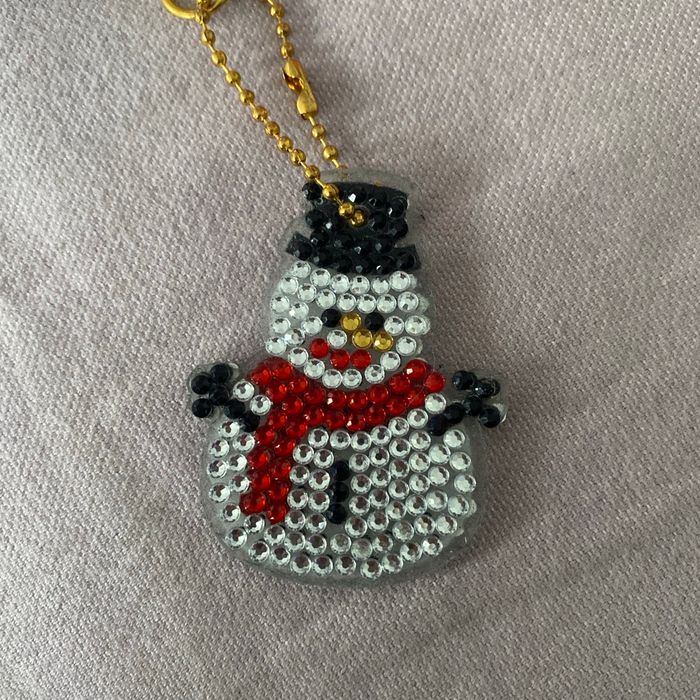 Porte clés bonhomme de neige  en diamond painting