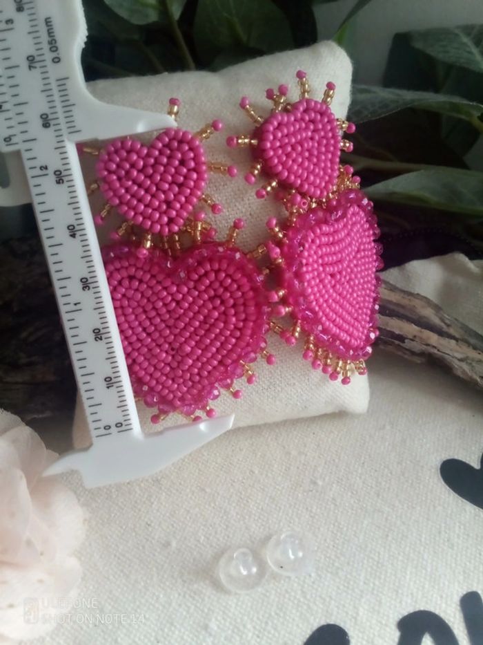 Boucles d'oreilles bohèmes coeurs roses - photo numéro 2