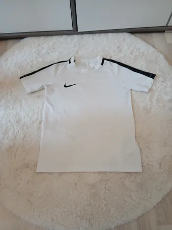 maillot garçon 6/8ans Nike