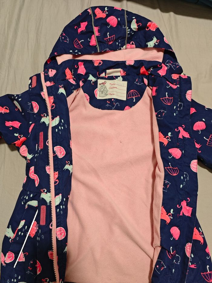 Veste enfant à capuche - doublée polaire - motif
animaux- bon état - photo numéro 3