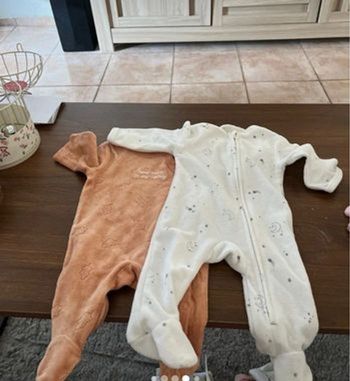 Lot pyjamas sac à langer cap de bain de 