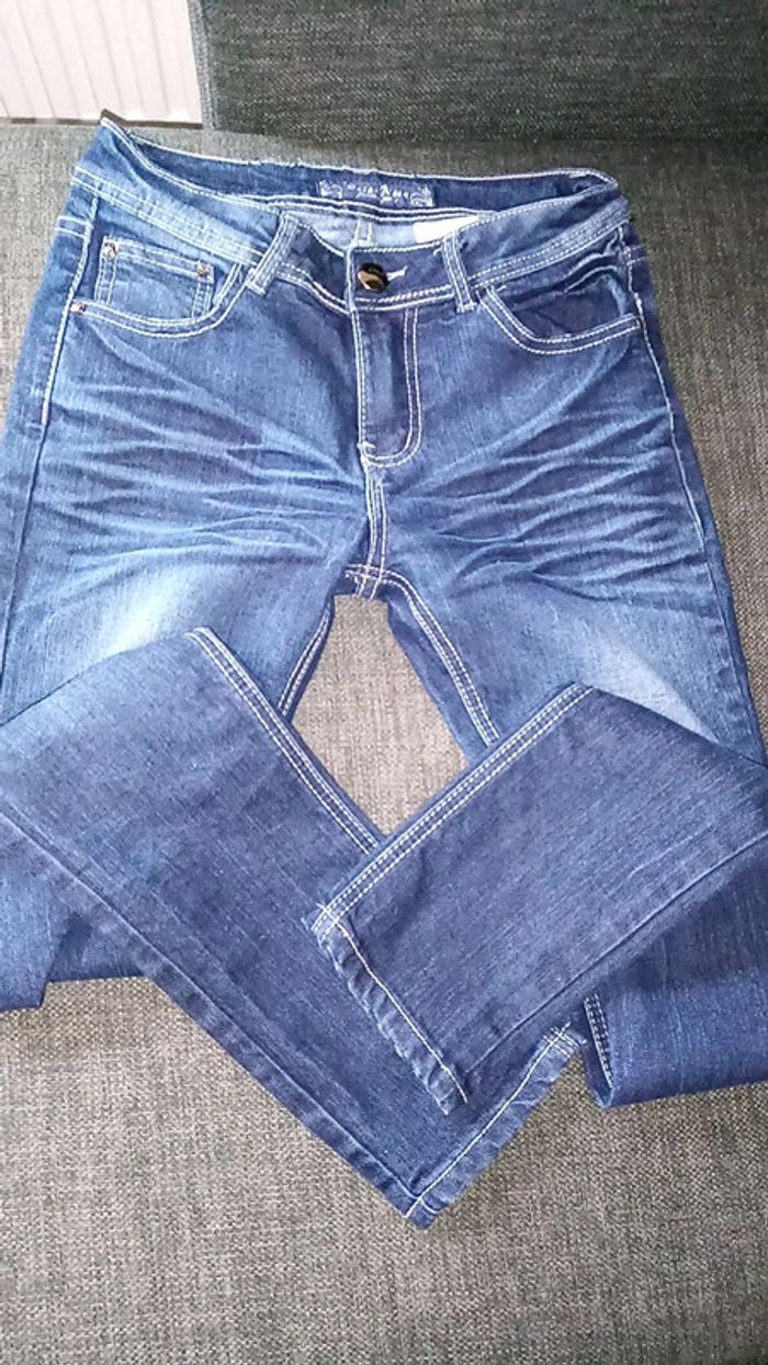 Jean's femme taille 36 - photo numéro 3
