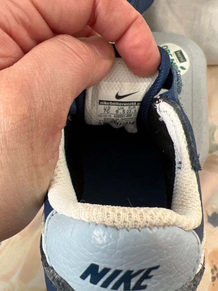 Paire de baskets Nike, taille 23,5 - photo numéro 5